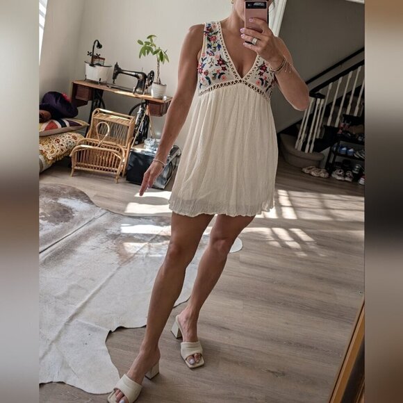 Boho soft mini dress with embroidery small - Picture 4 of 11